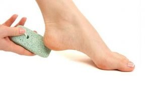 how-to-cure-cracked-heels,-winter-ankles-care-remedies-3_optimized (1)
