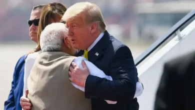 https://samaydhara.com/world/namaste-trump-pm-modi-hugs-us-president-trump-receives-him-at-ahmedabad-airport/