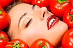 tomato-face-mask-for-beautiful-glowing-skin--tomato-benefits-for-skin_optimized