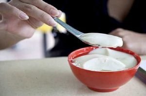 gale-mein-jalan-khatti-dakar-dur-karne-ke-gharelu-nuskhe-sweet-dahi_optimized