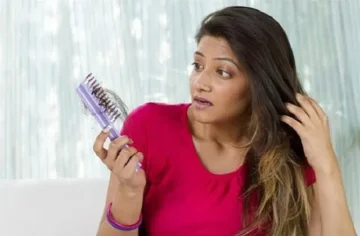 hair-fall-sign-of-disease-know-treatment-hairfall-solution