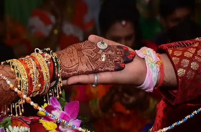 Women marriage age in India raise now from 18 to 21-Cabinet-approves-proposal