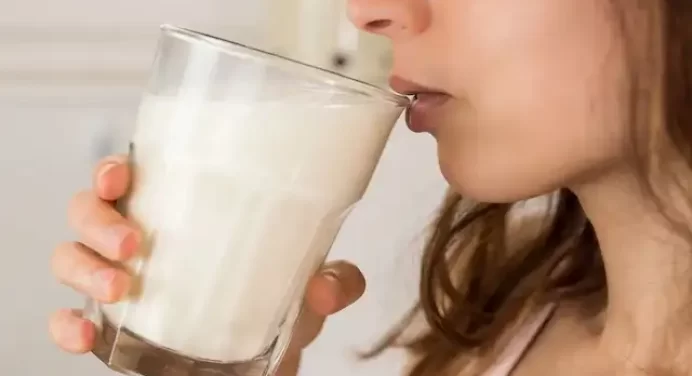 Uses of Milk:क्या आपको खाली पेट दूध पीना चाहिए या नहीं?जानें यहां