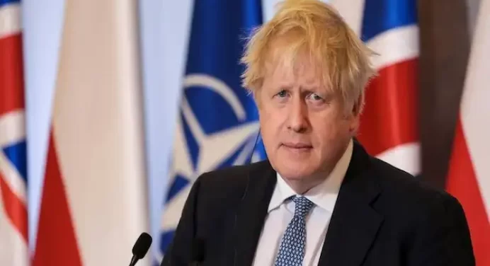 बोरिस जॉनसन आज ब्रिटिश PM पद से दे सकते है इस्तीफा,कैबिनेट में इस्तीफों की बाढ़ के बाद बना दबाव:रिपोर्ट