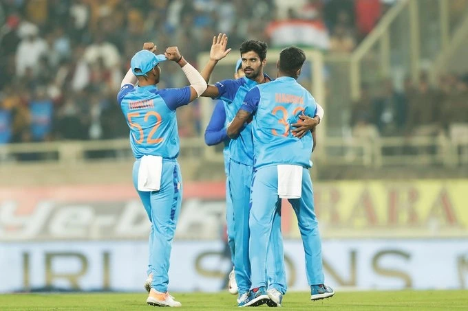Live INDvsNZ 1st T20i india won the toss elected to bowl first newzealand 73 for 2