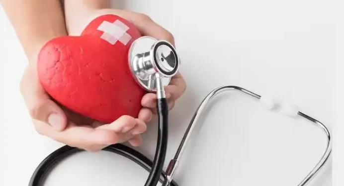 Heart attack के आप भी न हो जाएं शिकार, बचने के लिए अपनाएं ये healthy heart tips